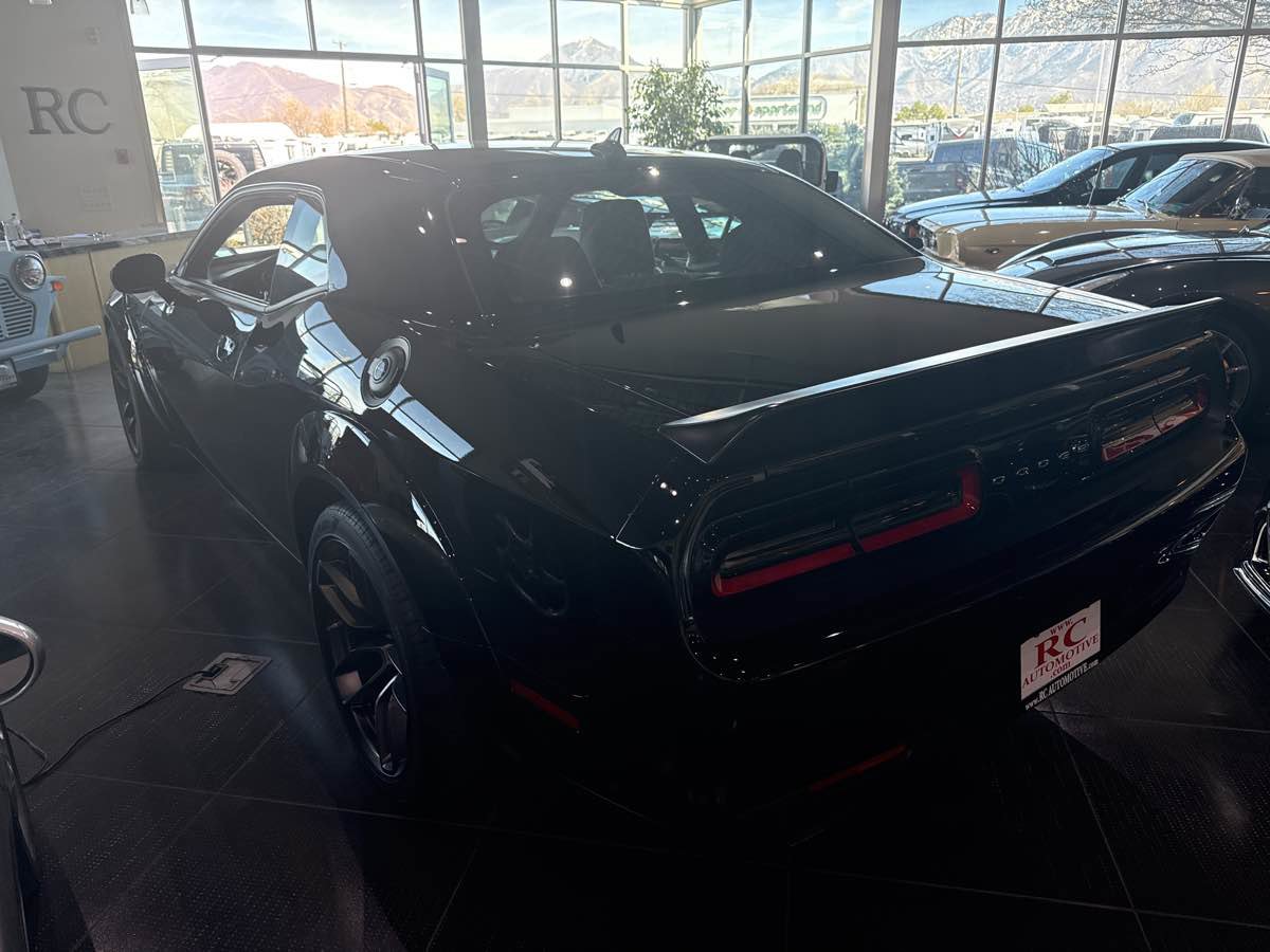 Used 2023 Dodge Challenger SRT Hellcat image 6