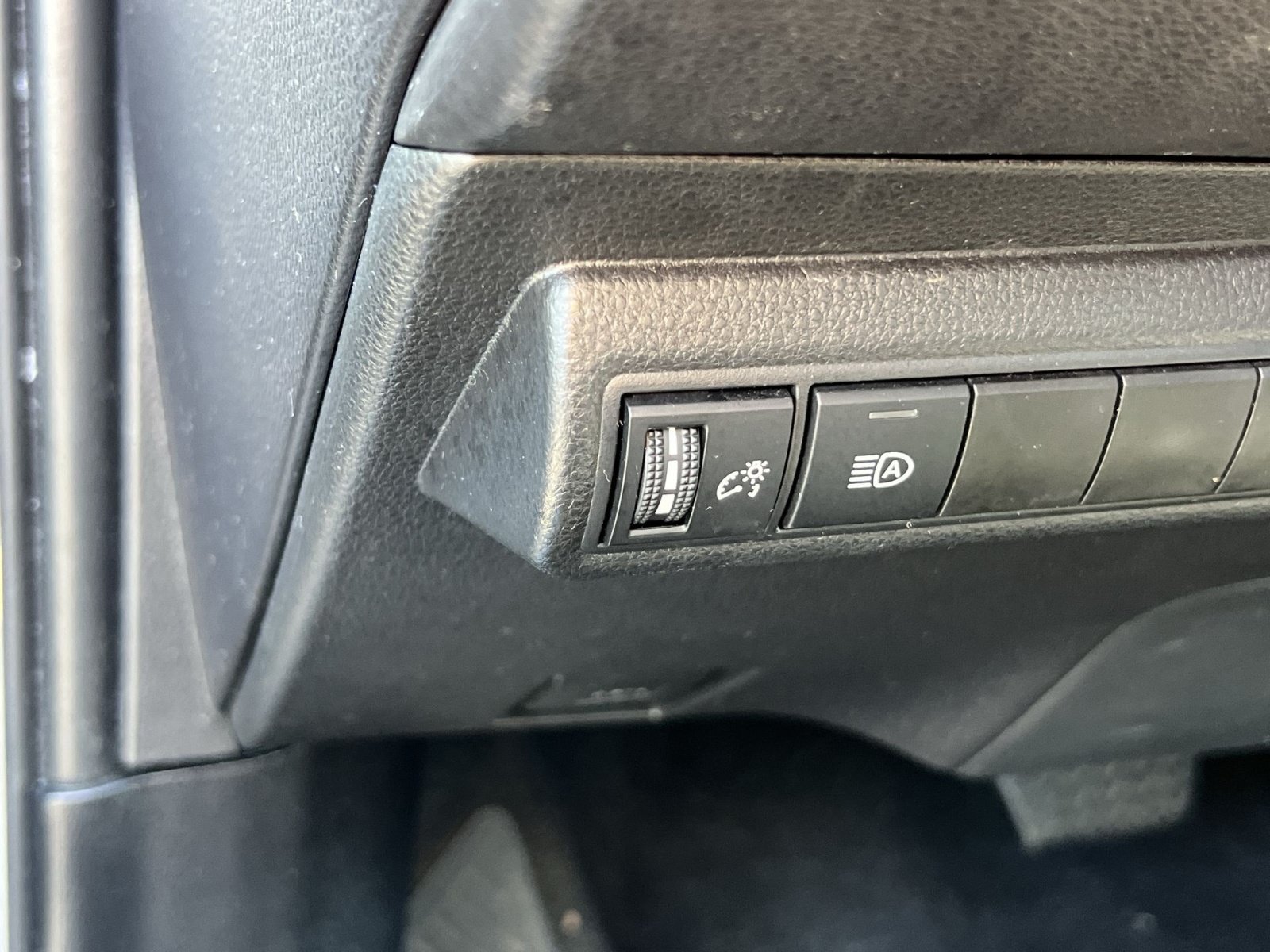 Used 2025 Toyota Corolla LE FWD image 26