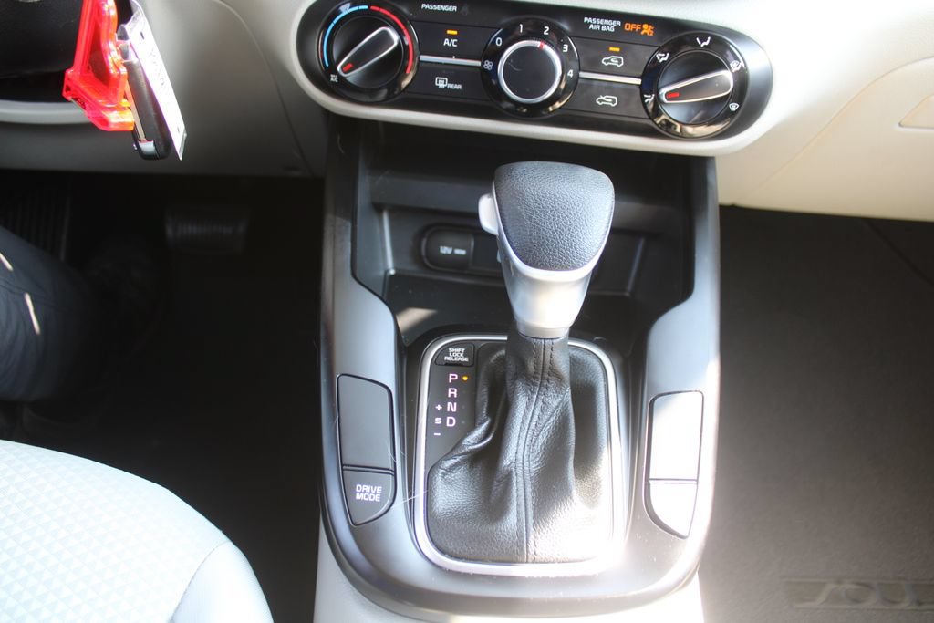 Certified 2021 Kia Soul LX FWD image 31