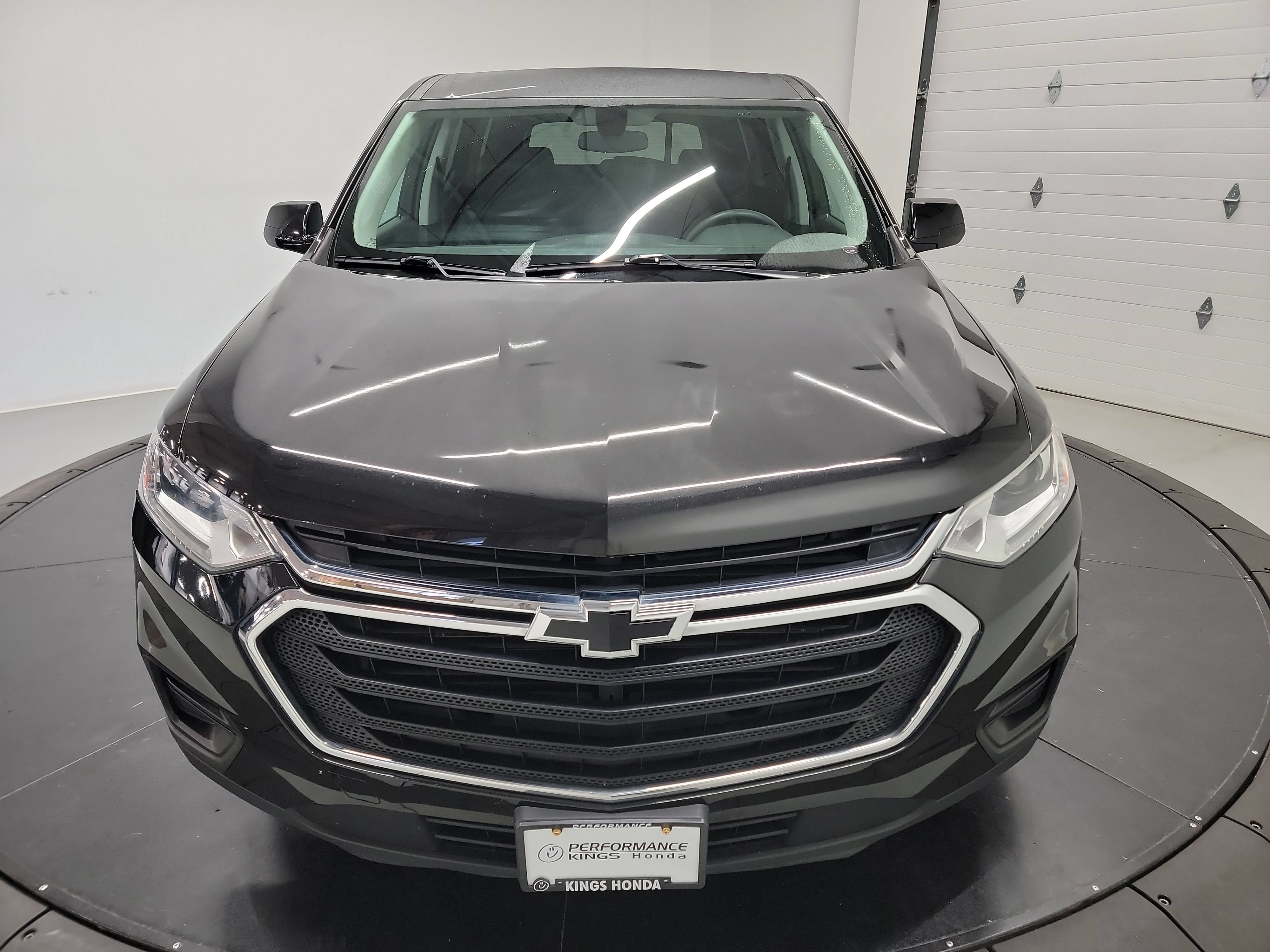 Used 2019 Chevrolet Traverse LS FWD image 2
