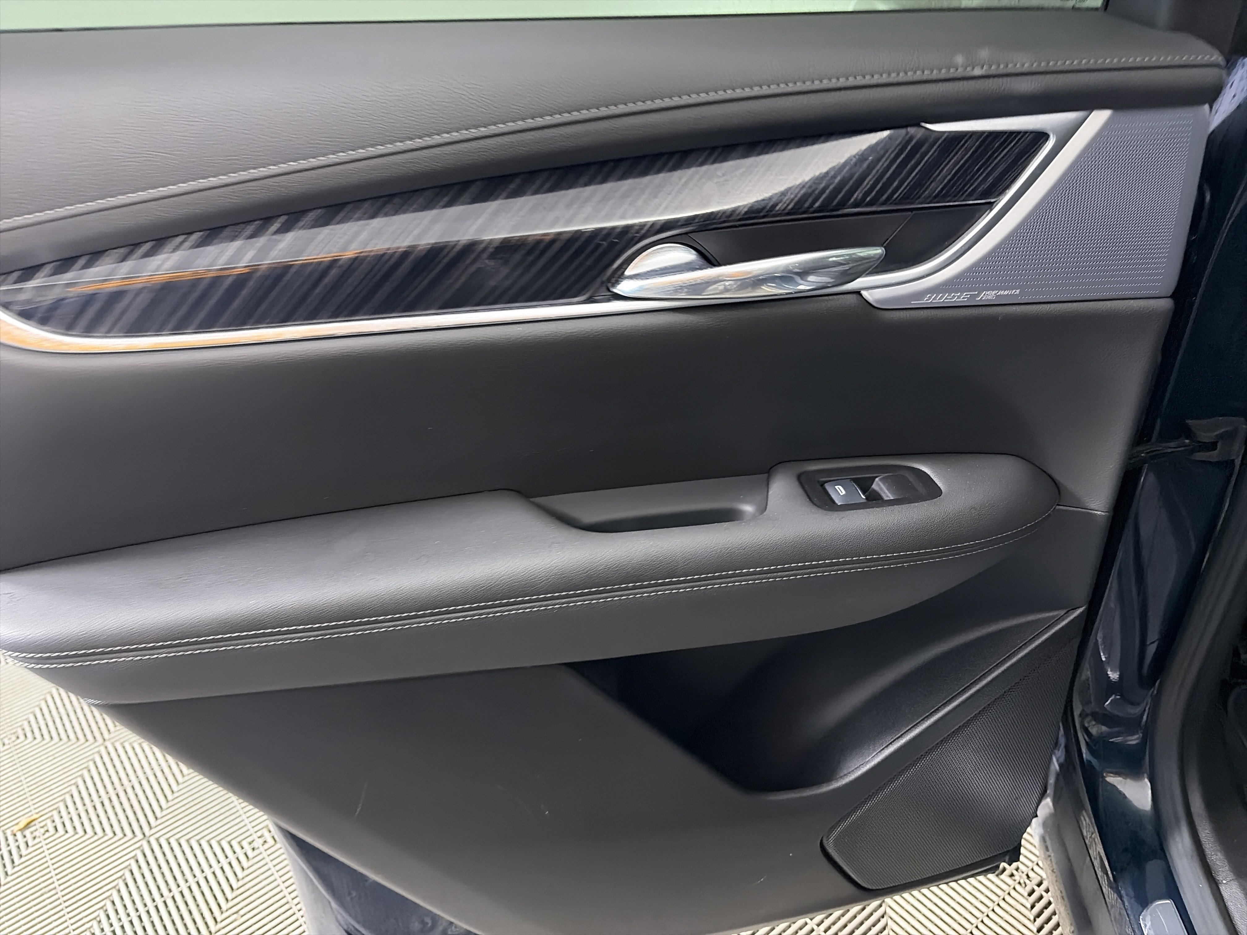 Certified 2025 Cadillac XT6 Premium Luxury image 35