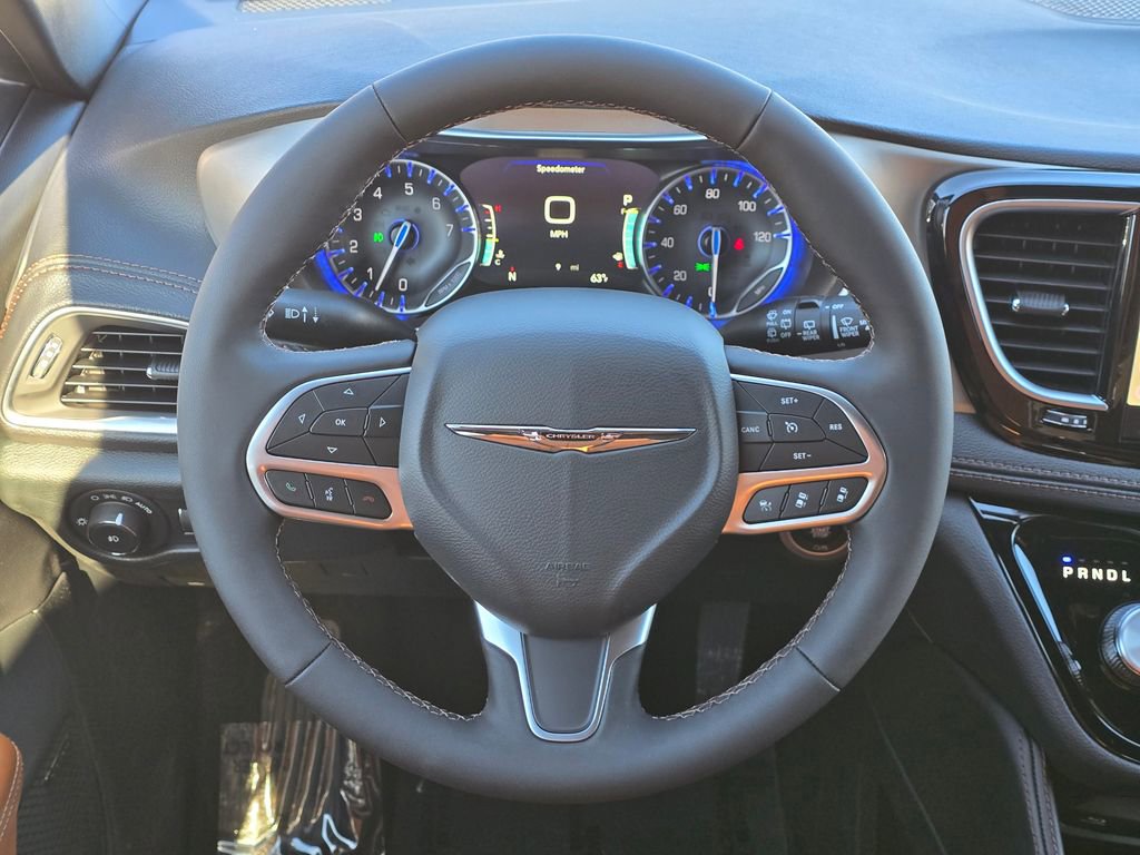 New 2026 Chrysler Pacifica Pinnacle image 6