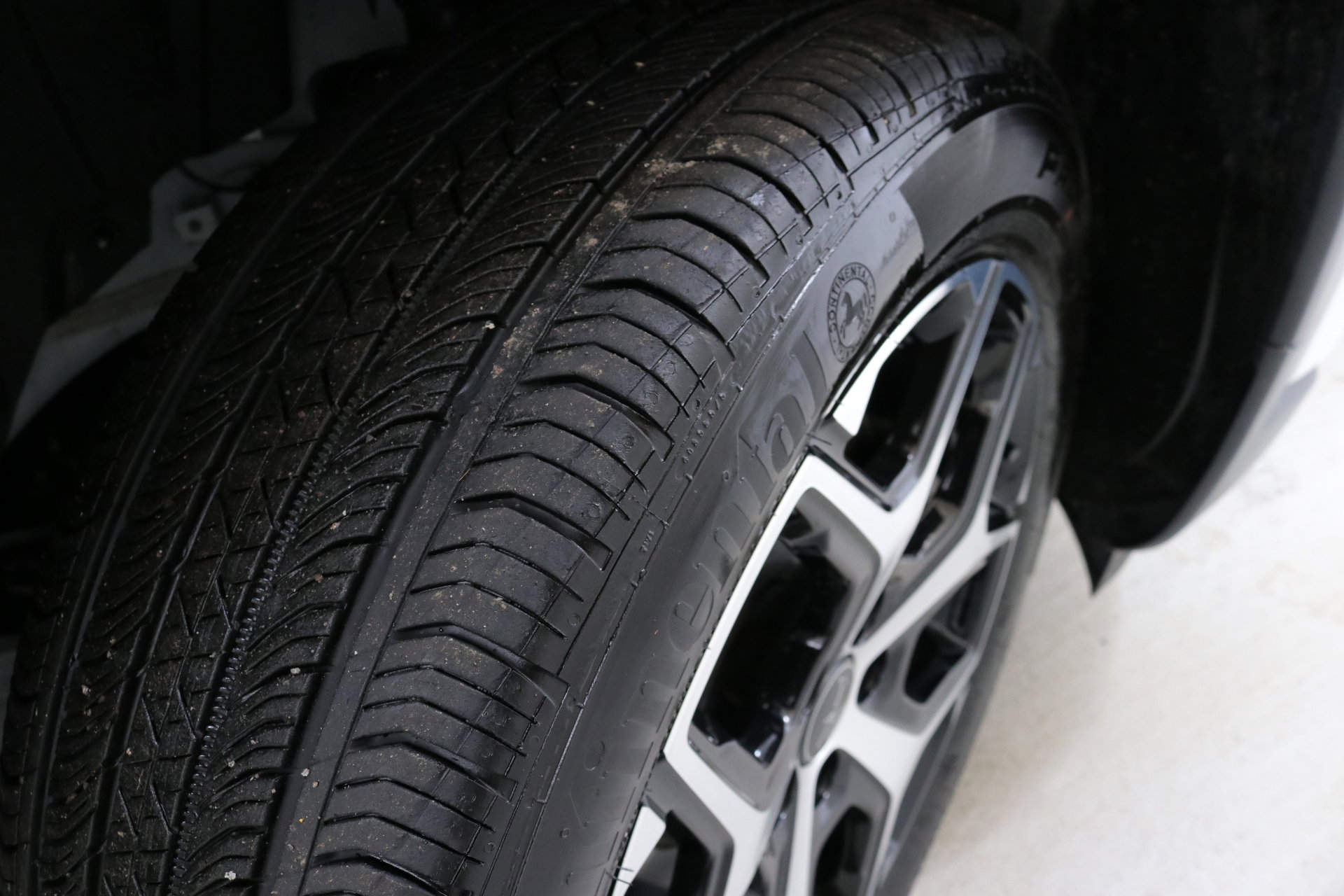 Used 2025 Jeep Compass Limited image 32