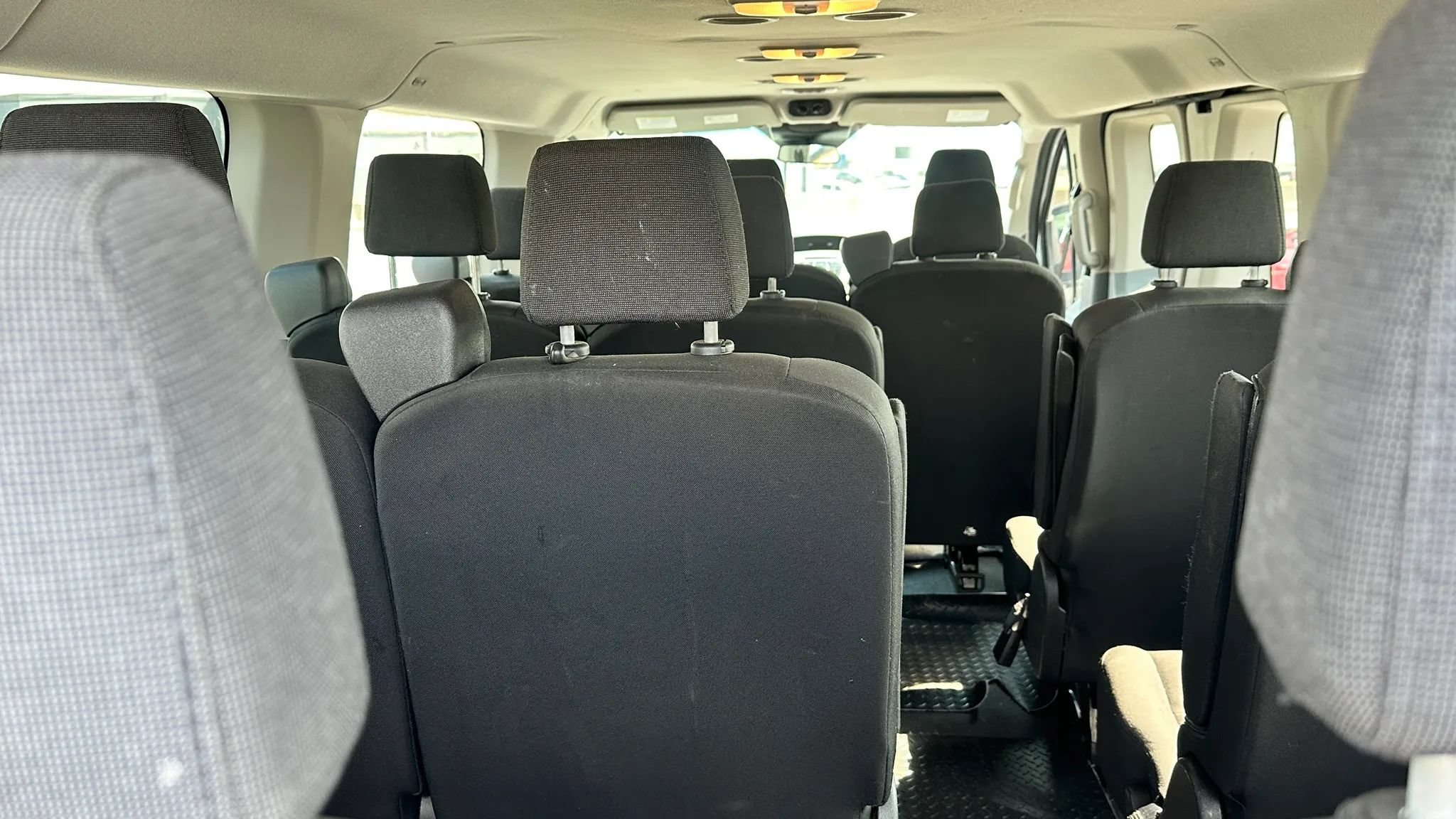 Used 2019 Ford Transit 350 XLT RWD image 5