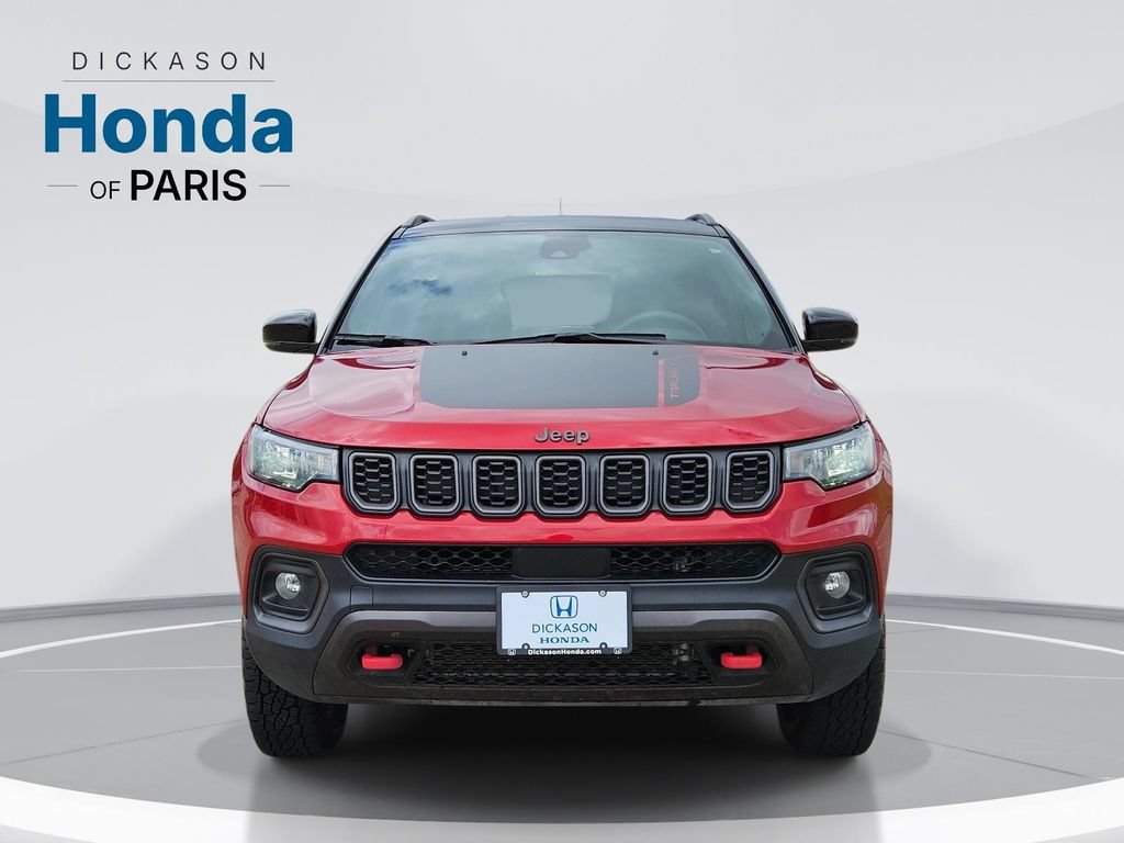 Used 2025 Jeep Compass Trailhawk AWD/4WD image 2