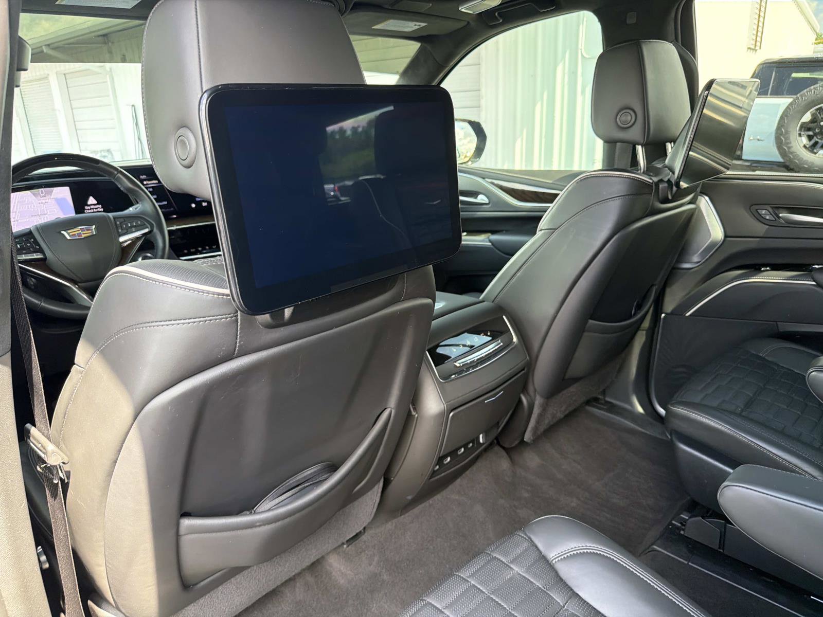 Used 2024 Cadillac Escalade Sport Platinum w/ Heavy-Duty Trailer Package AWD/4WD image 13