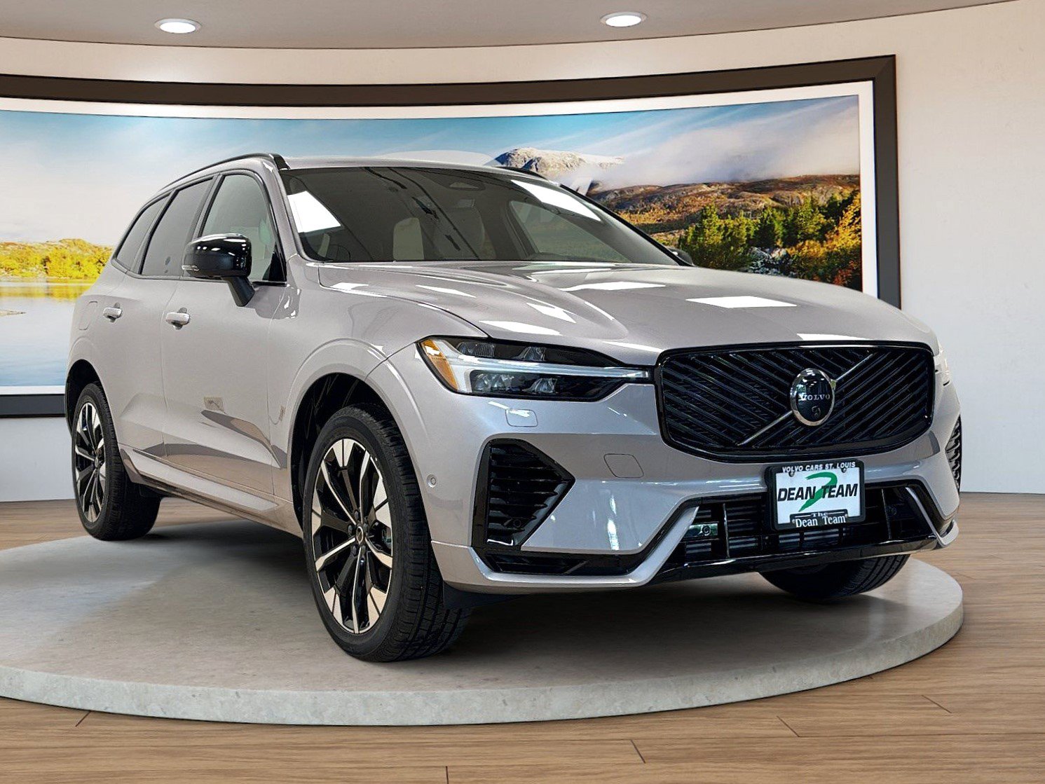 New 2026 Volvo XC60 T8 Plus w/ Climate Package AWD/4WD image 3