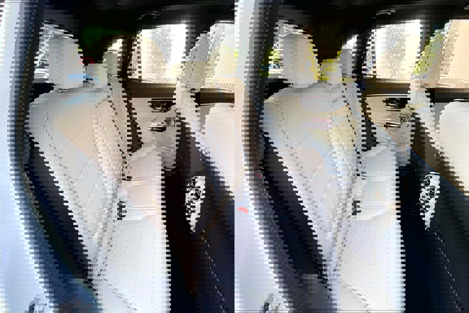 Used 2025 Mercedes-Benz GLC 300 4MATIC image 21