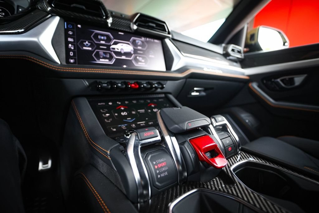 Used 2026 Lamborghini Urus SE AWD/4WD image 42
