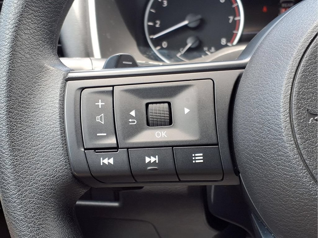 Used 2024 Nissan Rogue SV FWD image 14