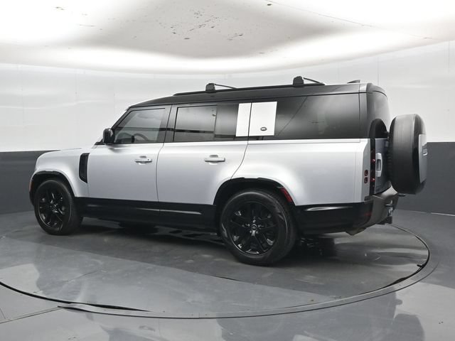 Used 2024 Land Rover Defender 130 X-Dynamic SE AWD/4WD image 38