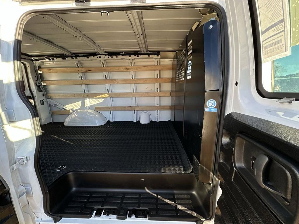 Used 2024 GMC Savana 2500 w/ Driver Convenience Package image 20