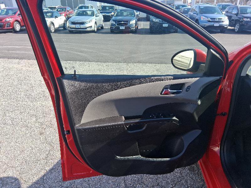 Used 2015 Chevrolet Sonic LT FWD image 10