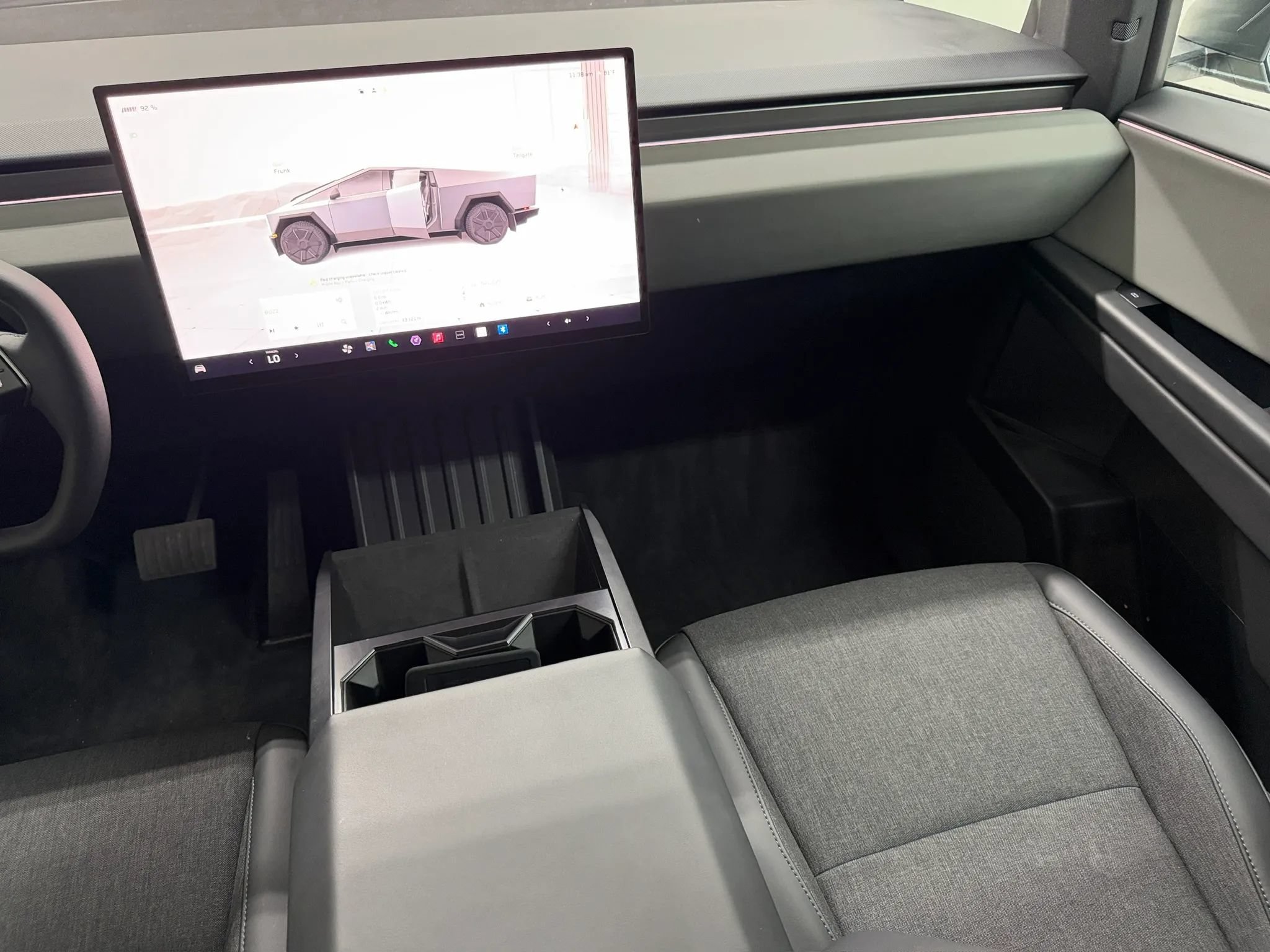 Used 2025 Tesla Cybertruck 2WD Crew Cab image 81