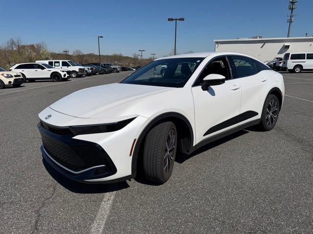 Used 2023 Toyota Crown XLE image 4