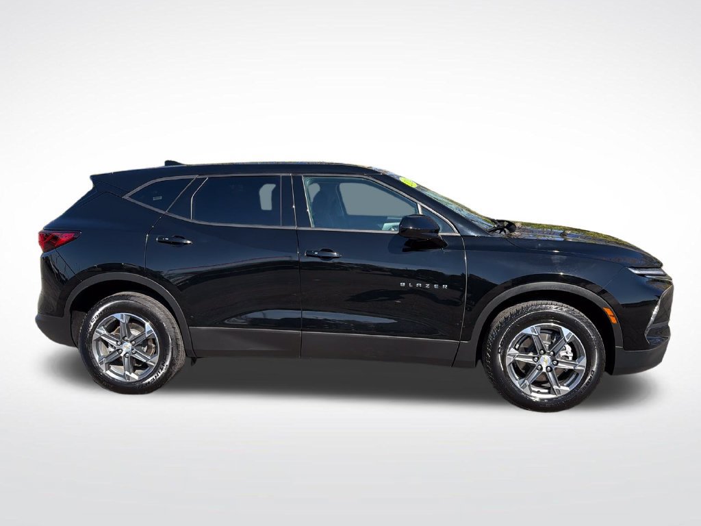 Used 2024 Chevrolet Blazer LT w/ Convenience Package FWD image 7
