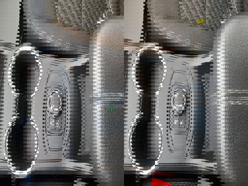 Used 2020 GMC Terrain SLE image 23