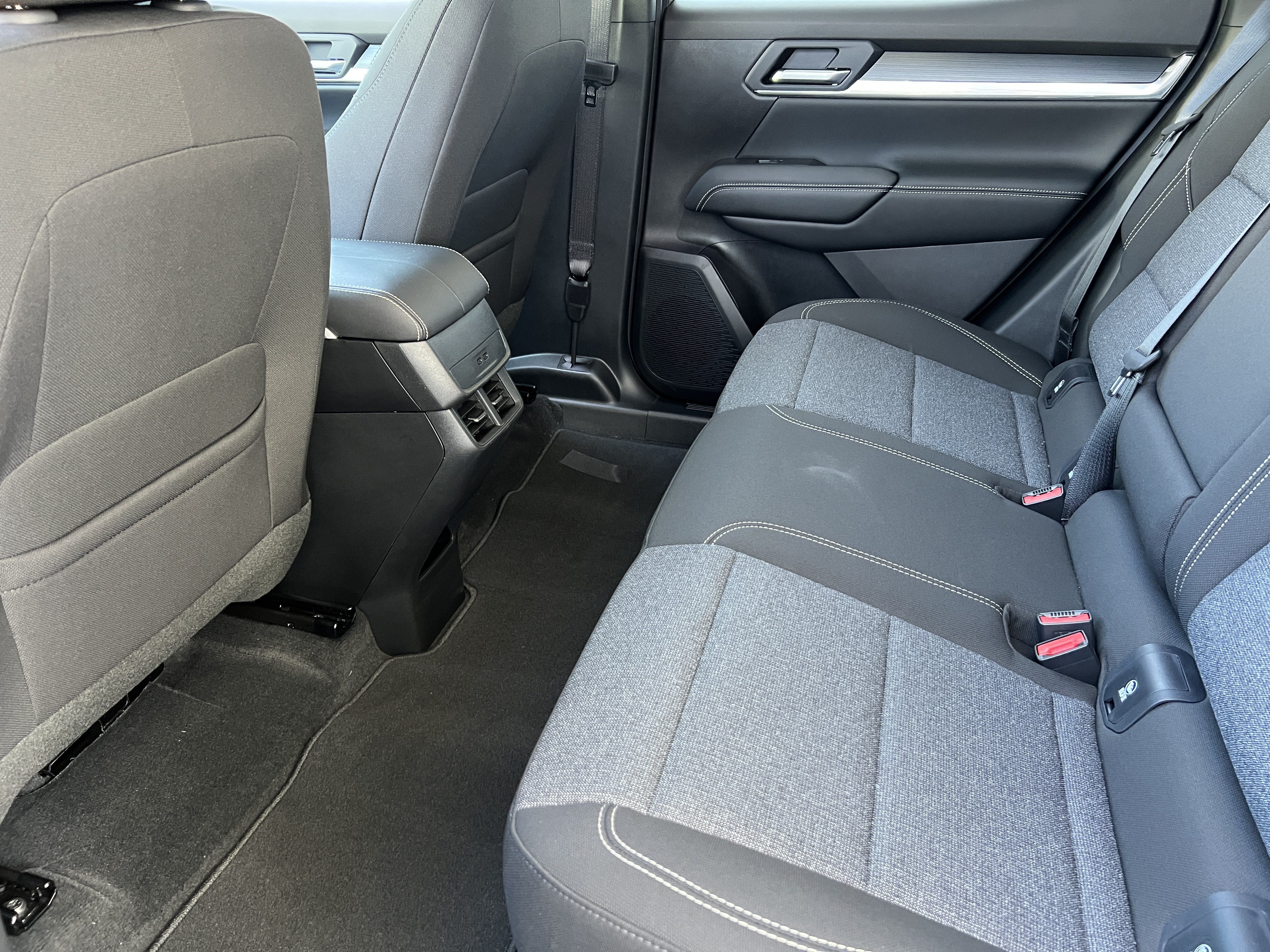 New 2027 GMC Terrain Elevation w/ Technology Package II AWD/4WD image 17