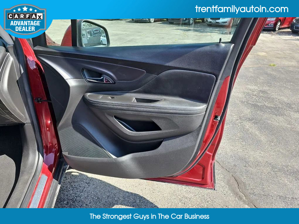 Used 2022 Buick Encore Preferred image 38