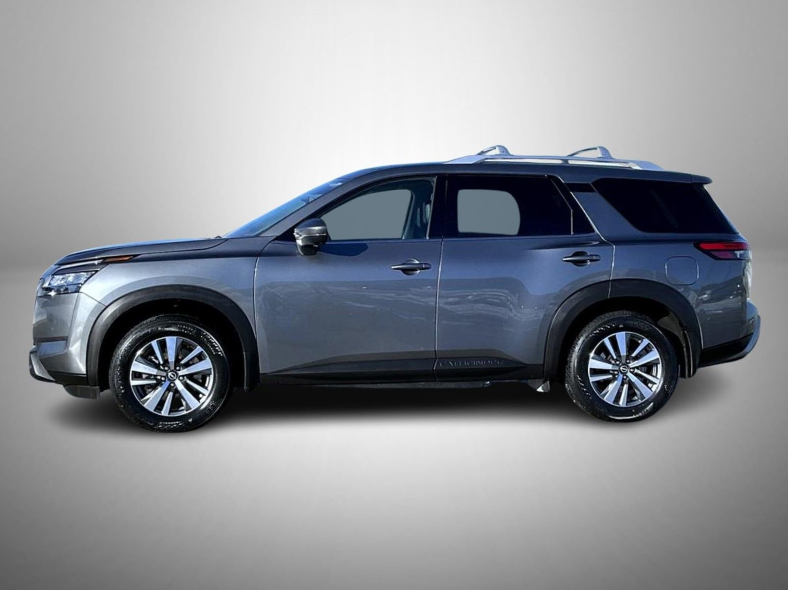 Used 2024 Nissan Pathfinder SL image 8