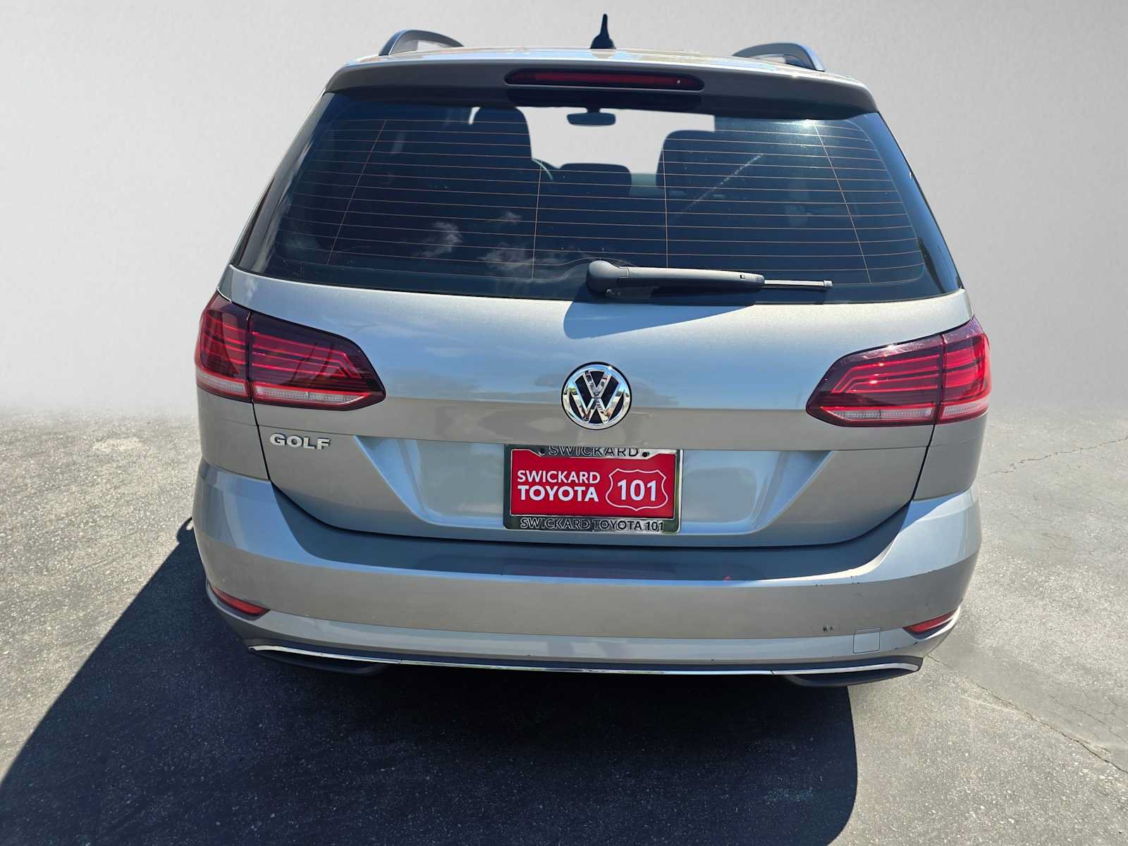 Used 2019 Volkswagen Golf S FWD image 4