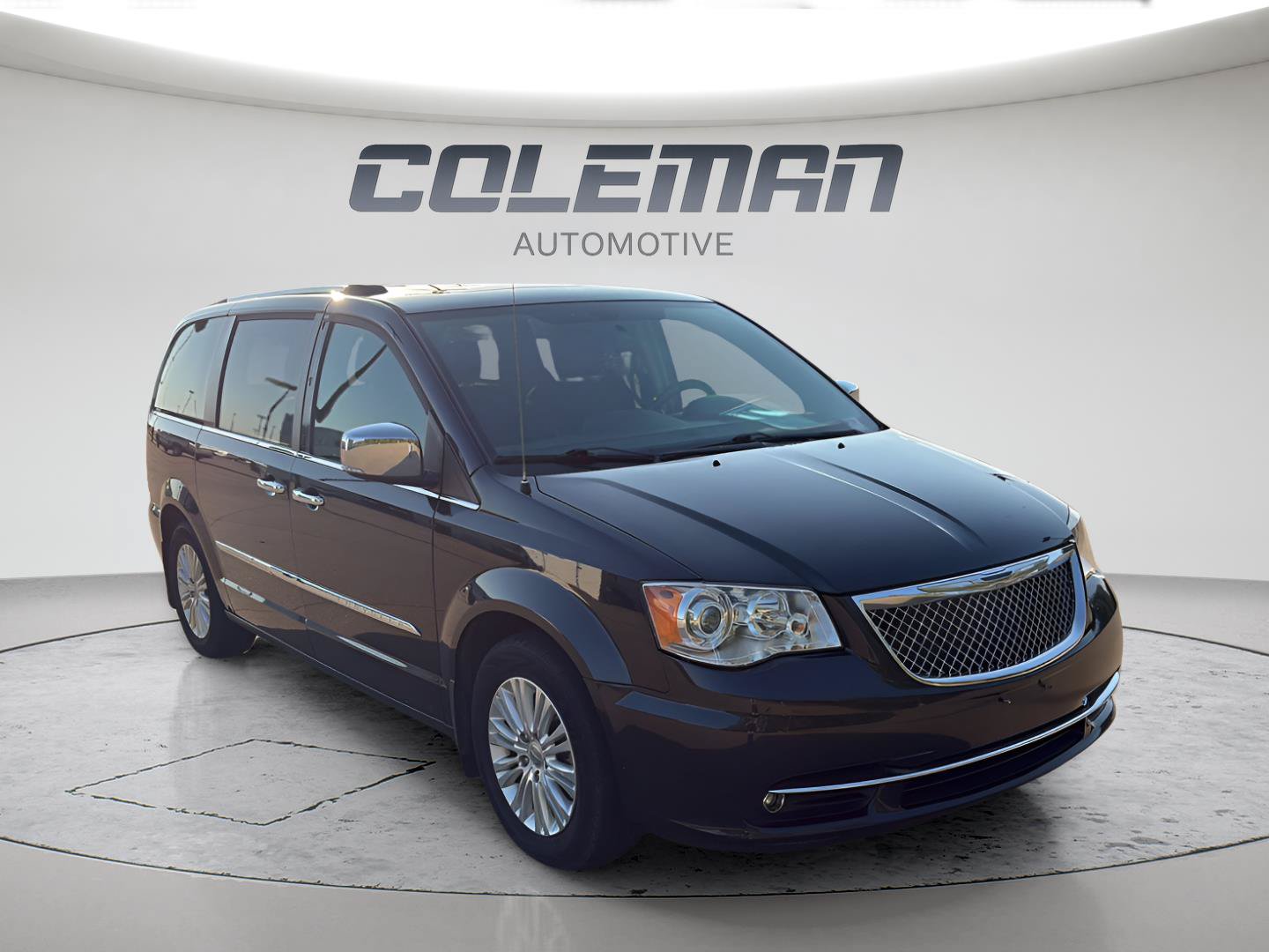 Used 2015 Chrysler Town & Country Limited Platinum w/ Trailer Tow Group FWD image 27