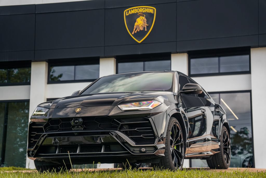 Used 2021 Lamborghini Urus AWD/4WD image 1