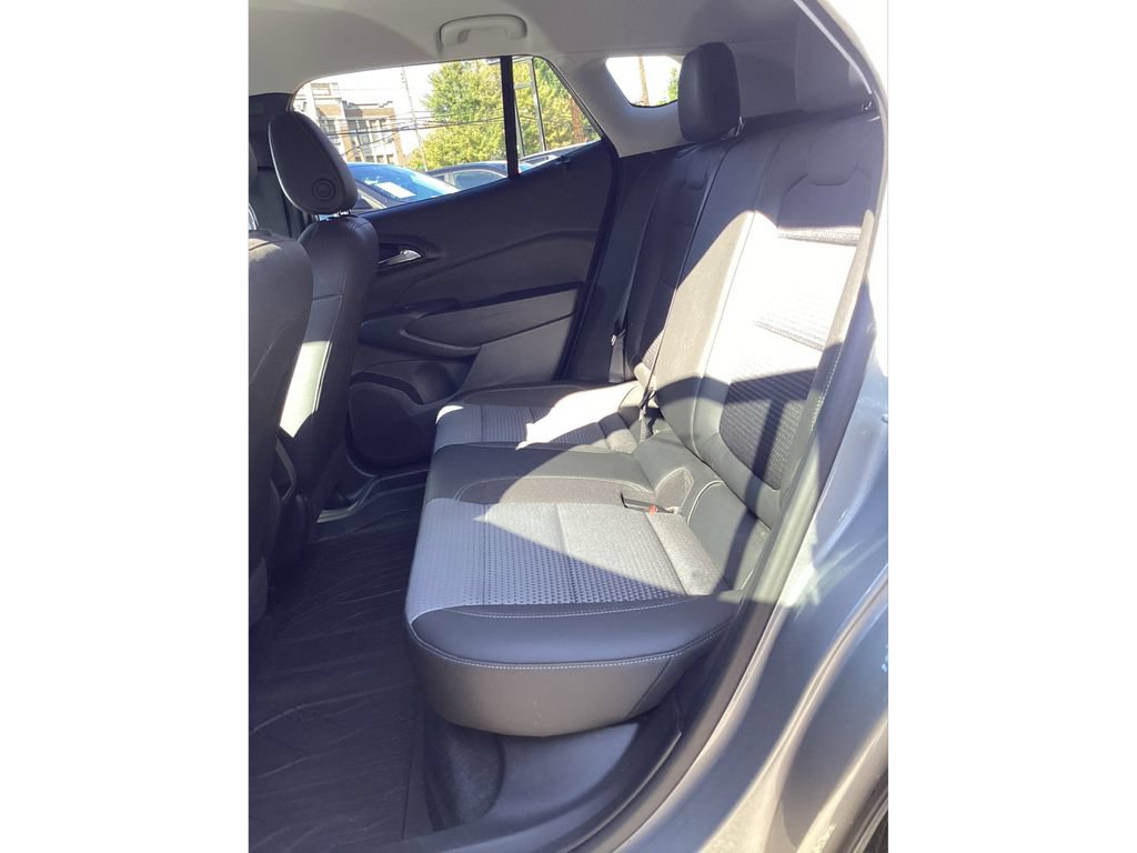 Used 2024 Chevrolet Trax LT FWD image 12