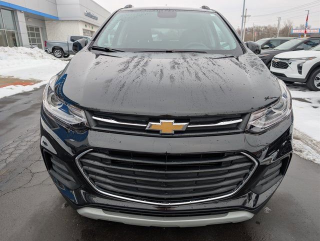 Used 2022 Chevrolet Trax LT w/ LT Convenience Package image 8