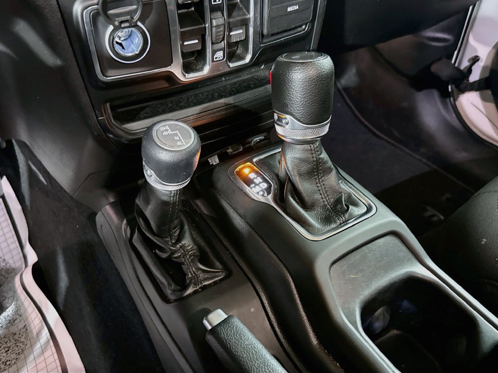 Certified 2022 Jeep Wrangler Unlimited Sport AWD/4WD image 18