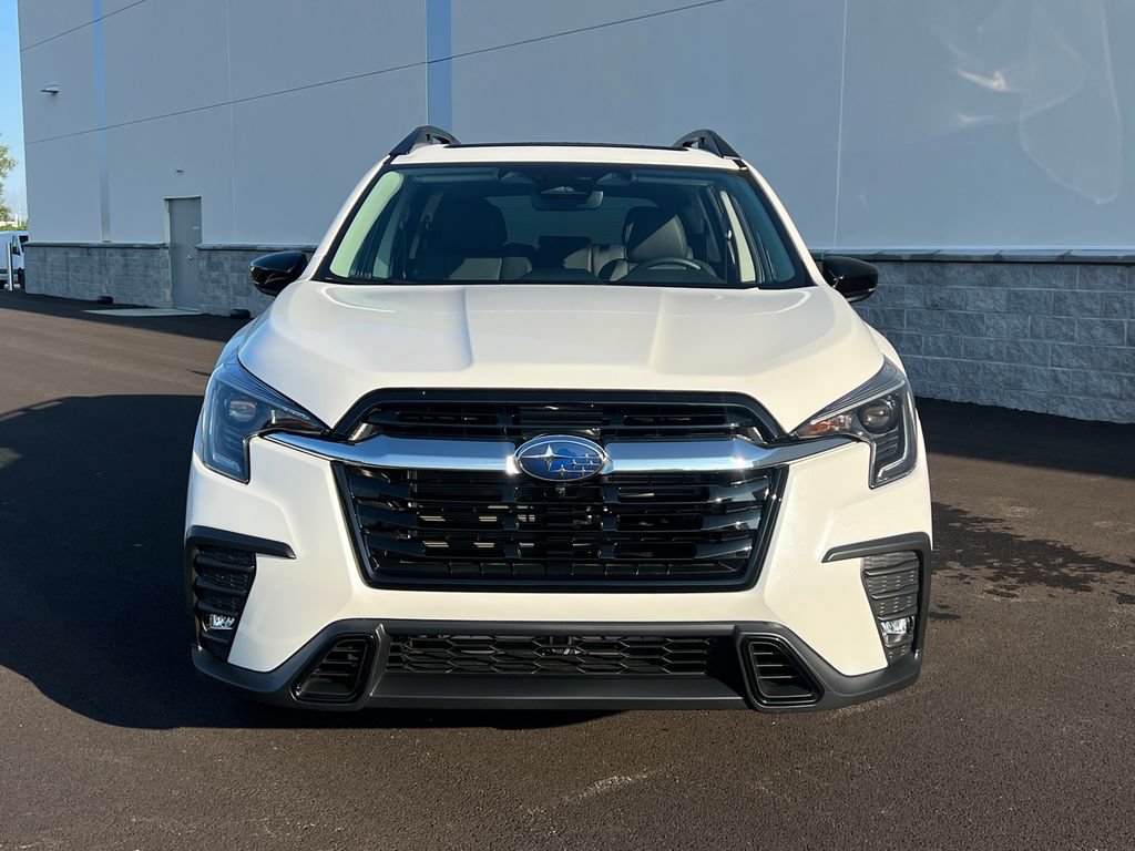 Used 2025 Subaru Ascent Limited AWD/4WD image 3