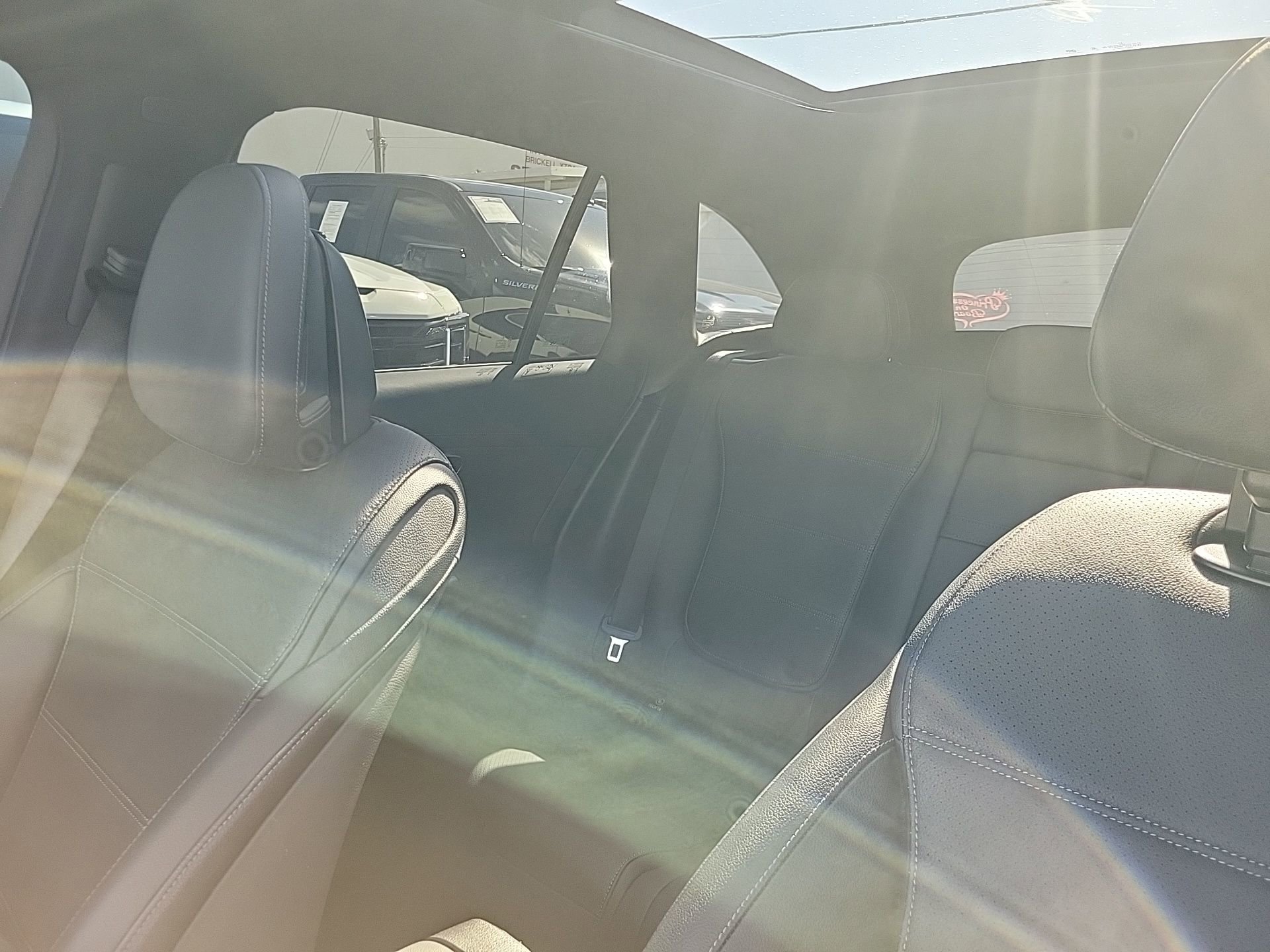 Used 2025 Mercedes-Benz GLC 300 image 24