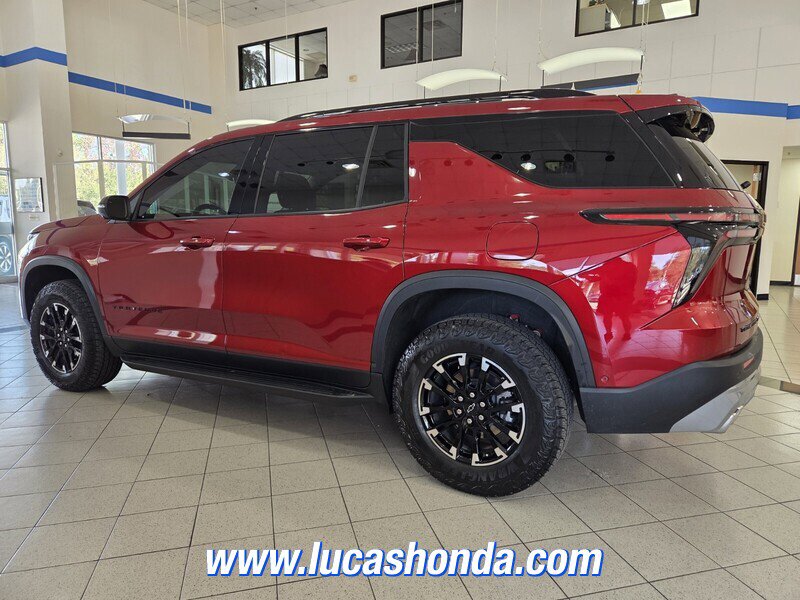 Used 2024 Chevrolet Traverse Z71 w/ Enhanced Driving Package image 6