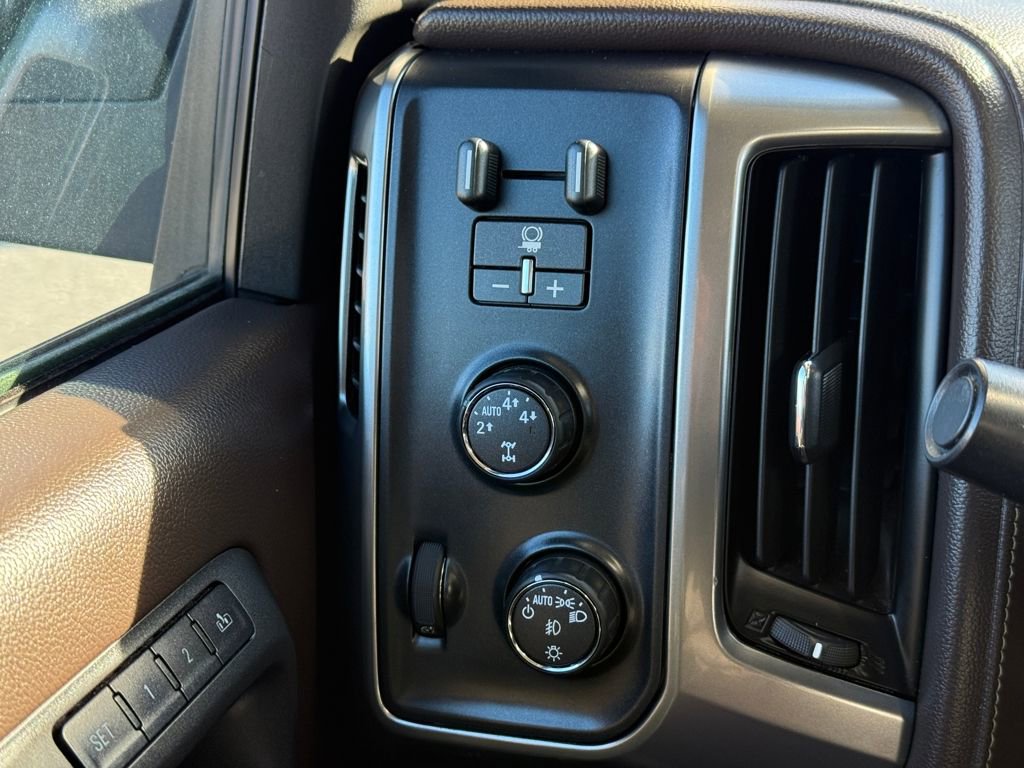 Used 2015 Chevrolet Silverado 1500 LTZ w/ LTZ Plus Package image 26