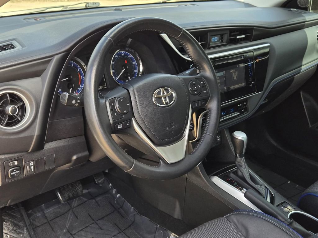 Used 2018 Toyota Corolla SE FWD image 19