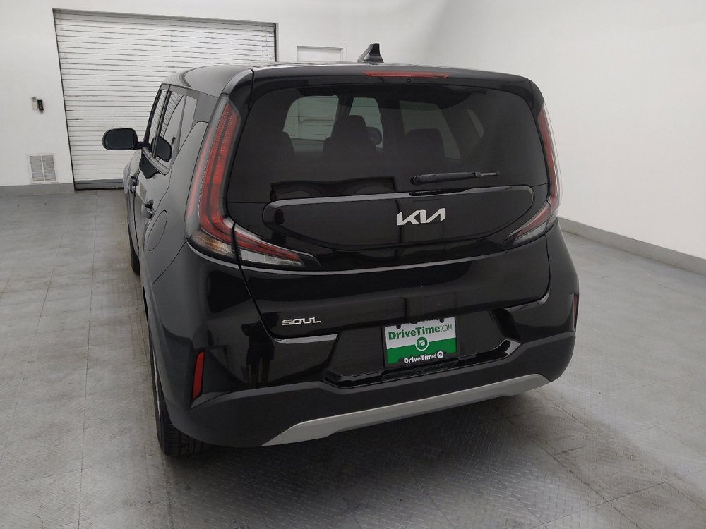 Used 2023 Kia Soul LX w/ LX Technology Package image 6