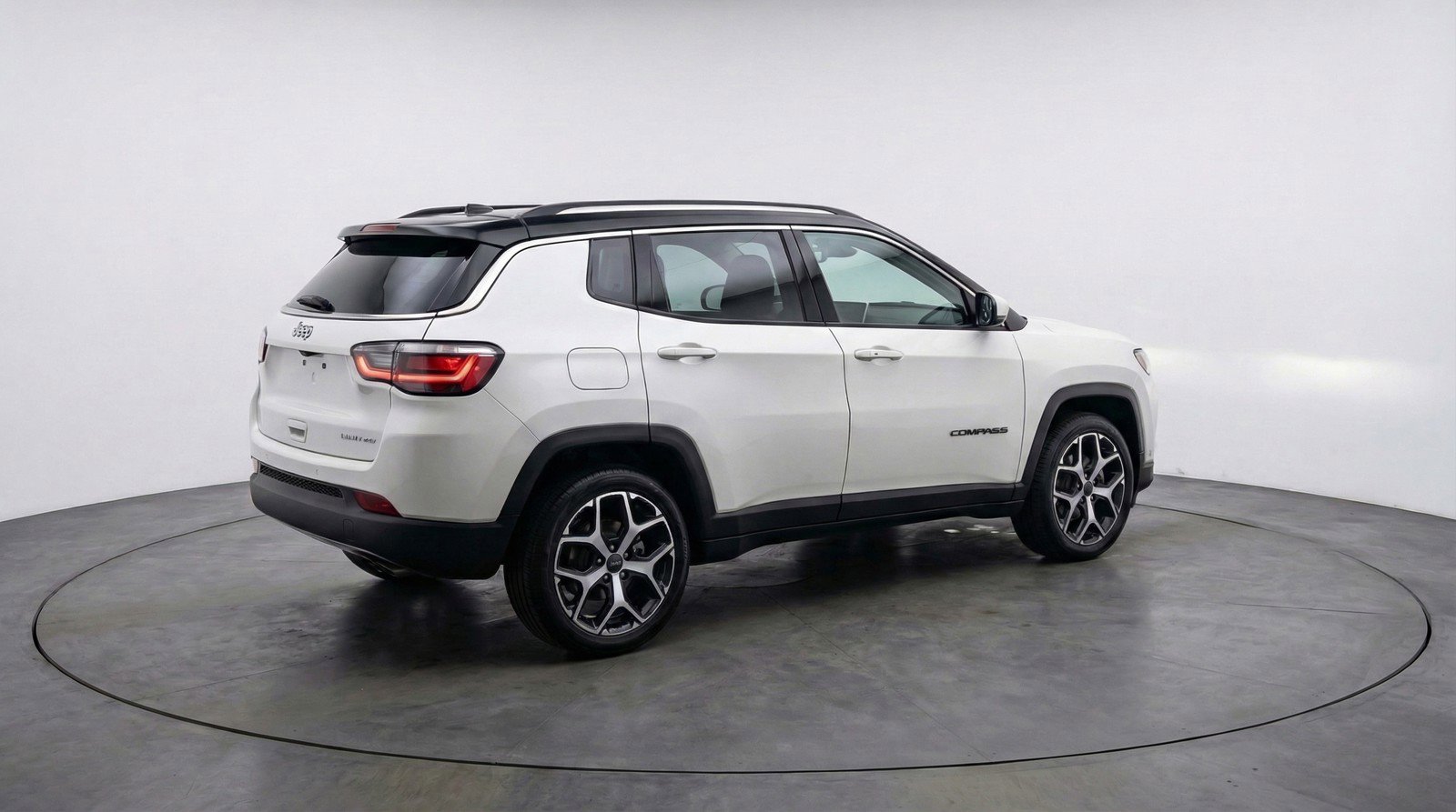 Used 2025 Jeep Compass Limited image 7