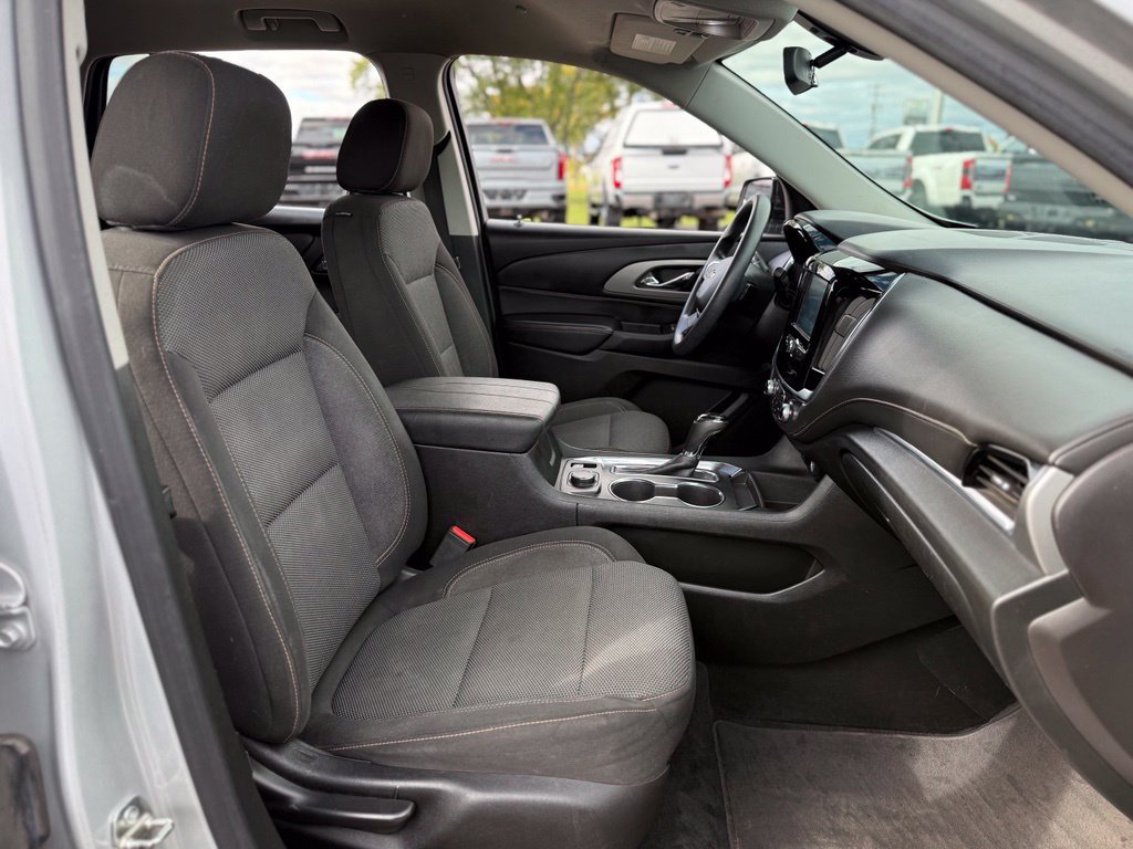 Used 2019 Chevrolet Traverse LS w/ LPO, Blackout Package FWD image 11