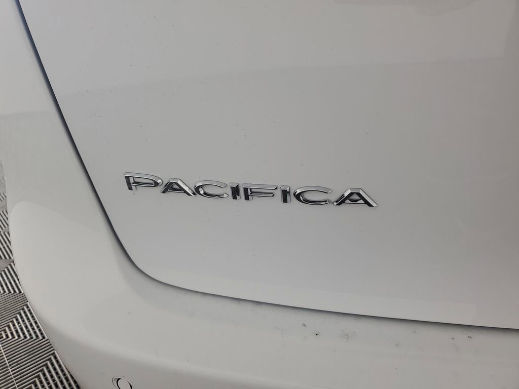 New 2026 Chrysler Pacifica Select image 31