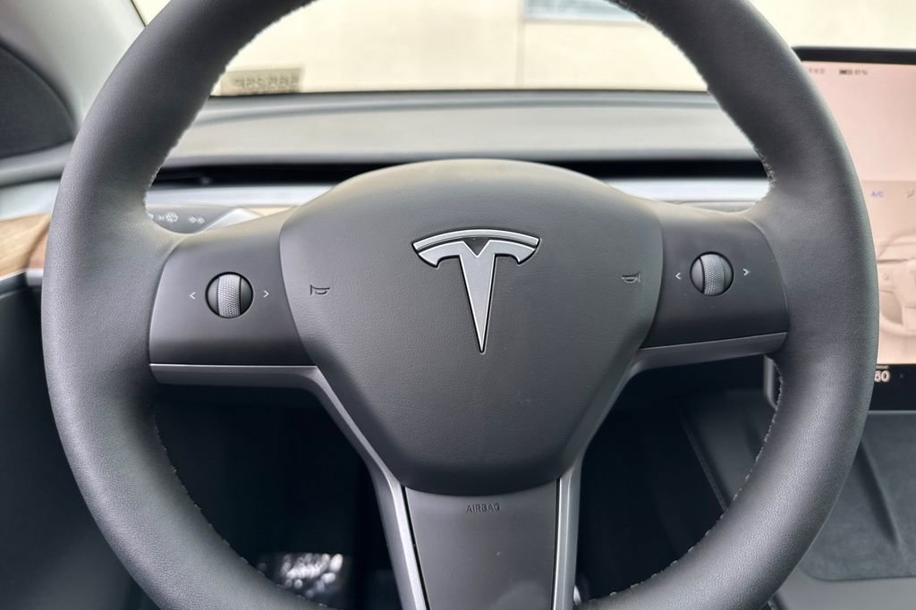 Used 2025 Tesla Model Y Long Range image 21
