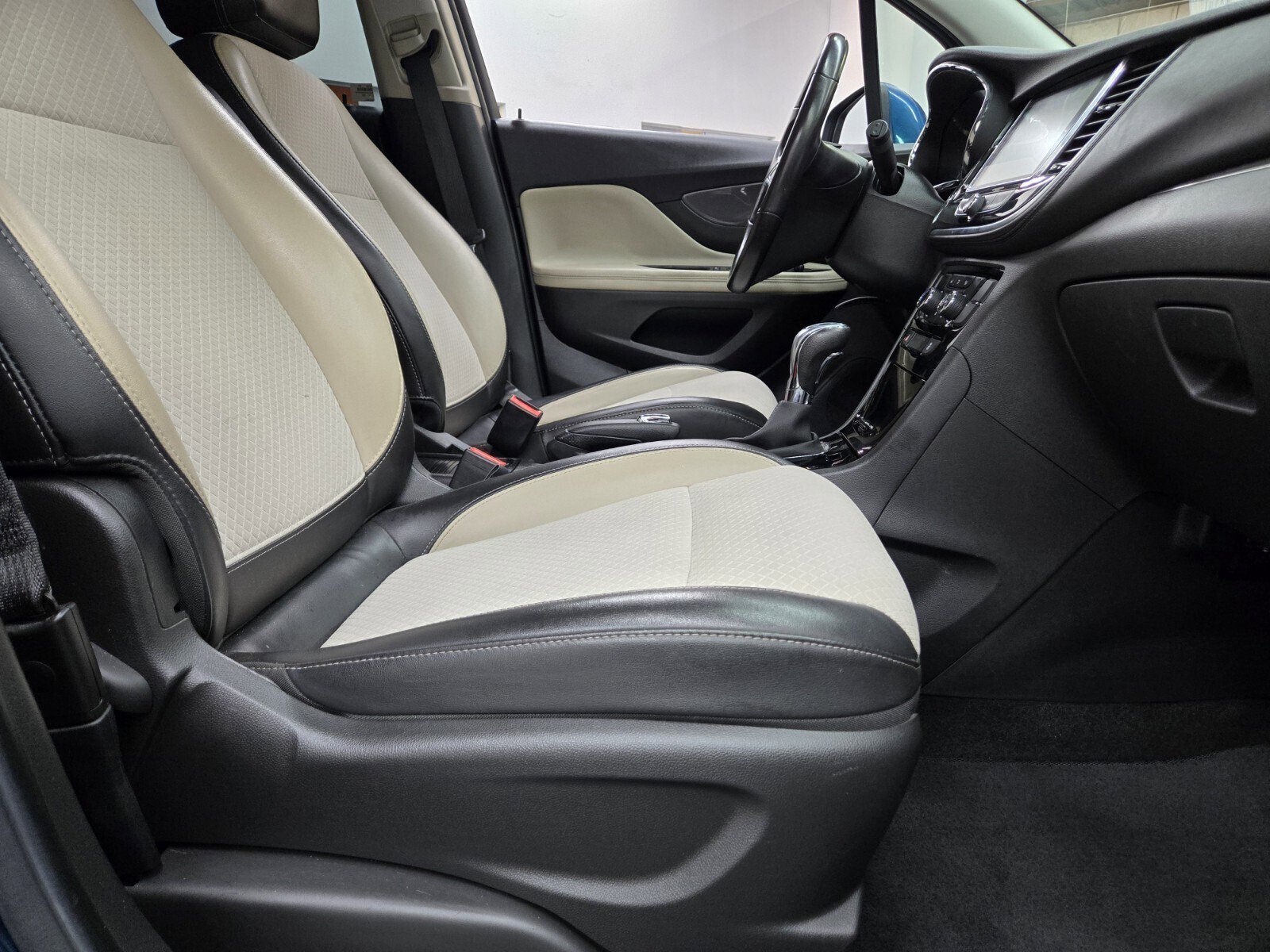 Used 2019 Buick Encore Preferred w/ Safety Package FWD image 13