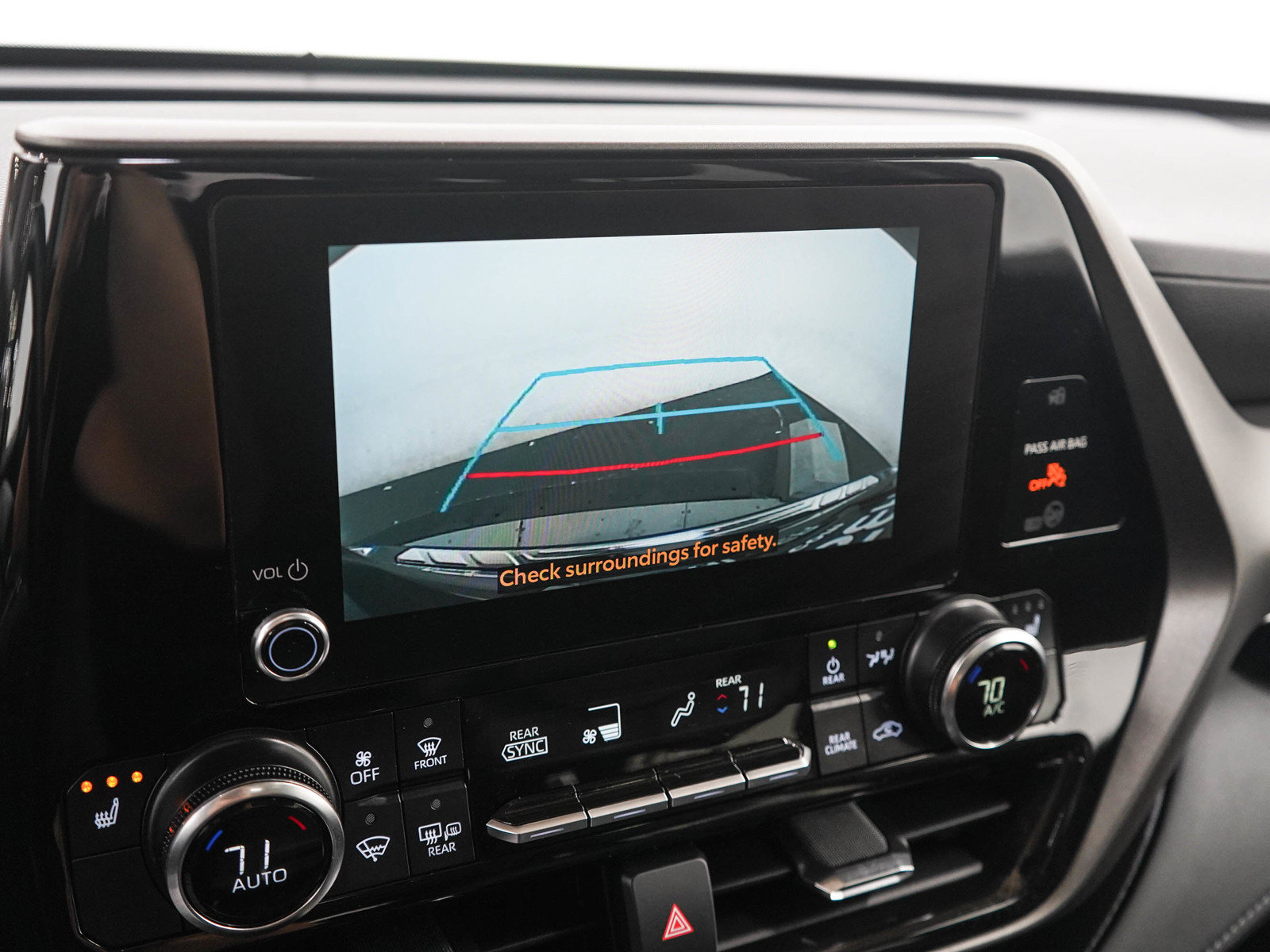 Used 2025 Toyota Highlander XLE AWD/4WD image 22