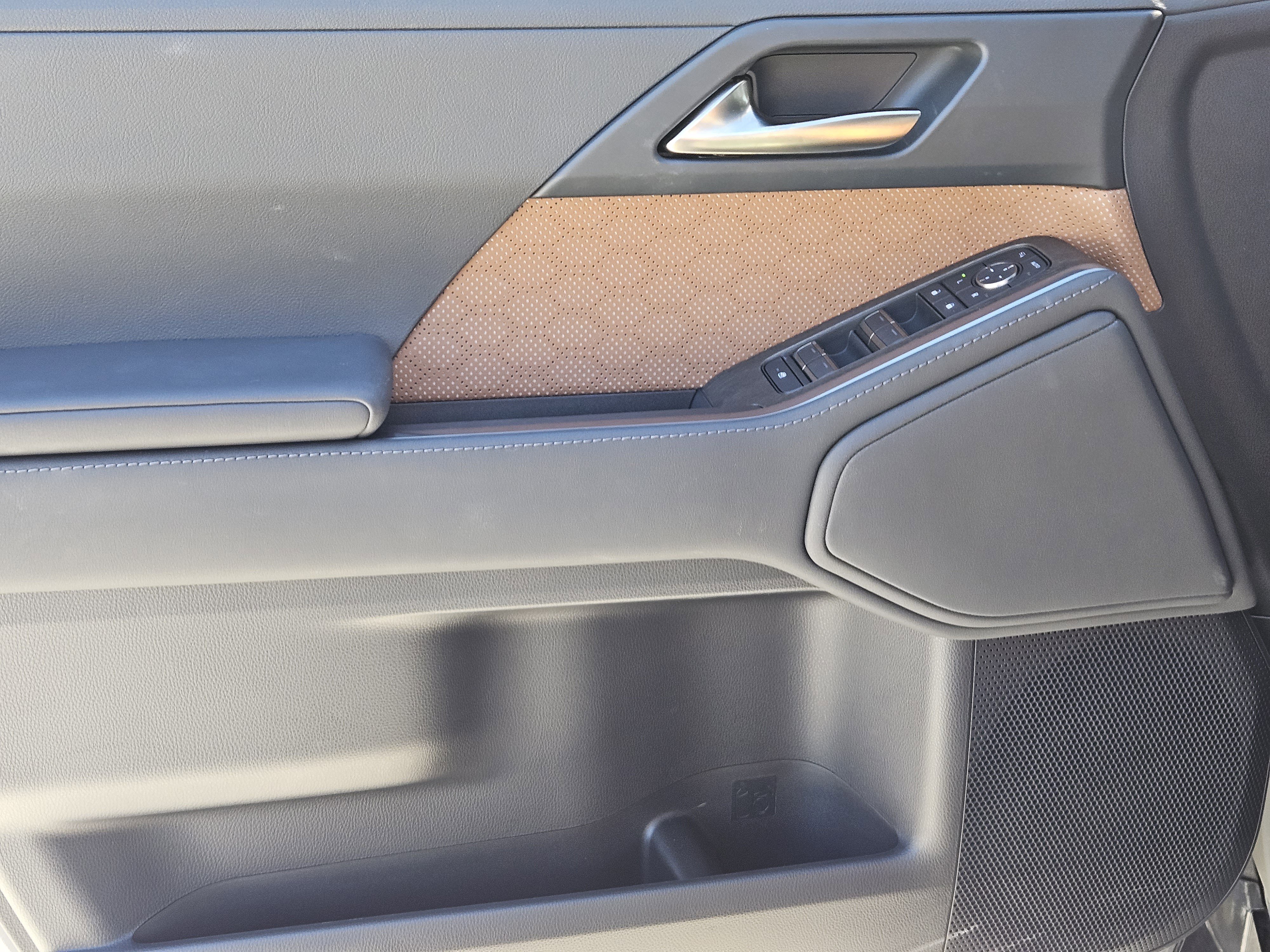 Used 2024 Lexus GX 550 image 25