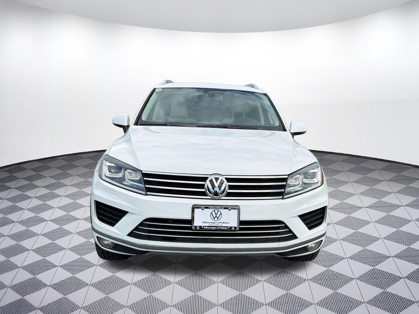 Used 2016 Volkswagen Touareg Sport AWD/4WD image 6