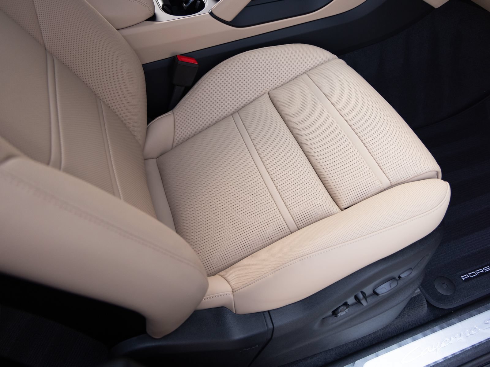 New 2026 Porsche Cayenne S AWD/4WD image 35