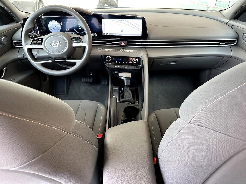 Used 2024 Hyundai Elantra SEL FWD image 25