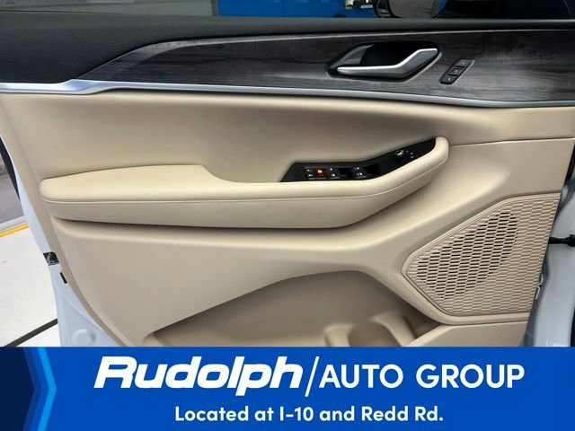 Used 2024 Jeep Grand Cherokee Limited w/ Black Appearance Package image 10