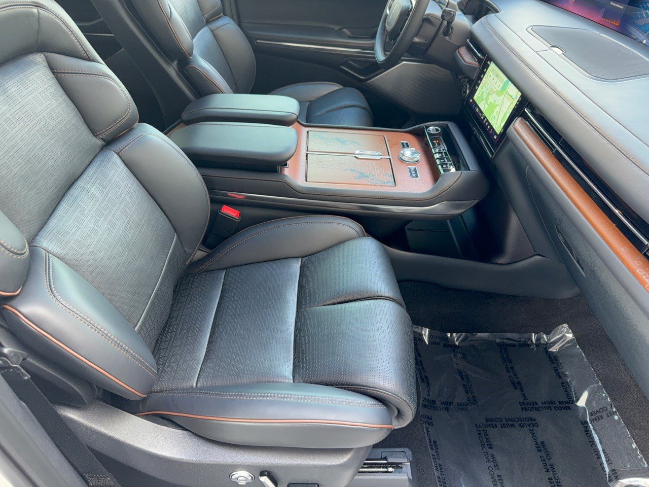 Used 2025 Lincoln Navigator Black Label AWD/4WD image 30