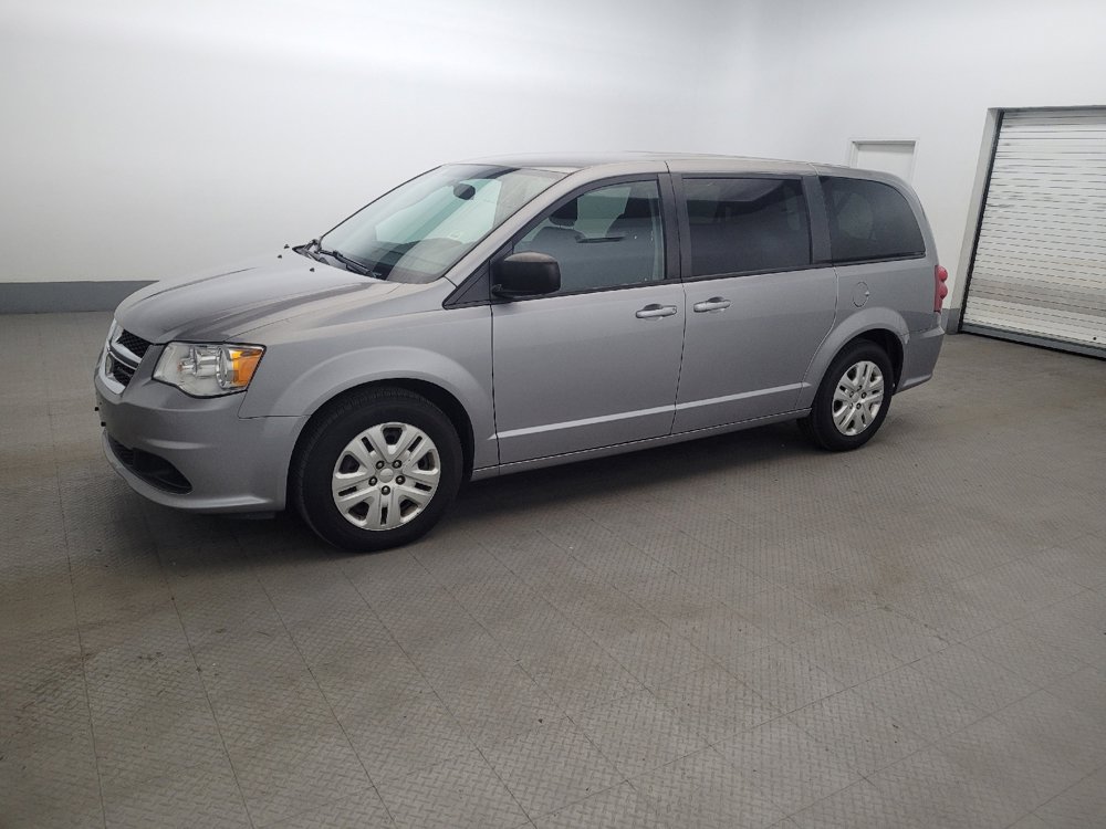 Used 2018 Dodge Grand Caravan SE w/ UConnect Hands-Free Group FWD image 2