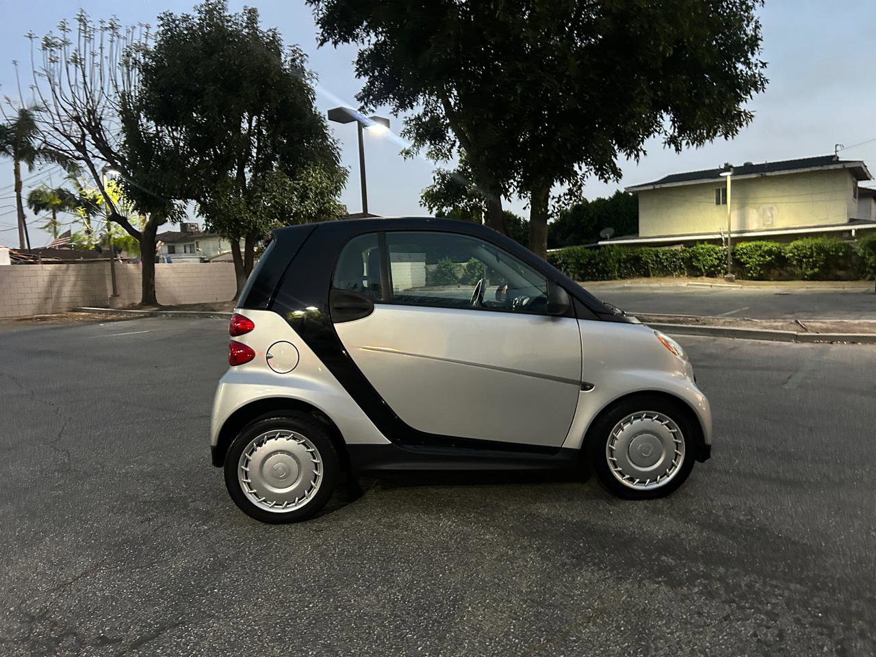 Used 2014 smart fortwo pure image 17